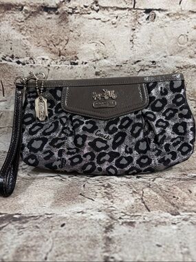 Early 2000s Coach Metallic Gray Leopard Print Wristlet/ Clutch